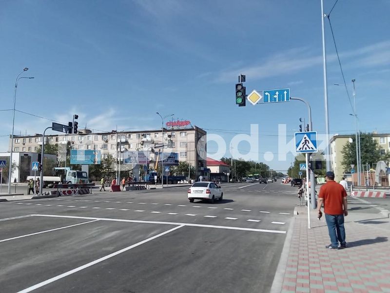 В Атырау открыли движение на пересечении проспектов Азаттык и Ауэзова